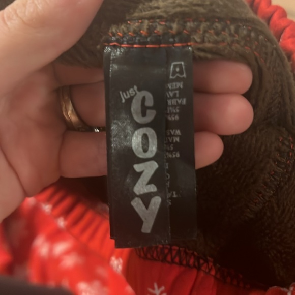 Just Cozy, fleece lined, red snowflake leggings - Picture 2 of 4